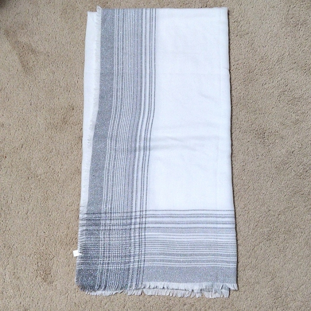2/$10 Lauren Conrad Wrap Scarf Cream and‎ Silver